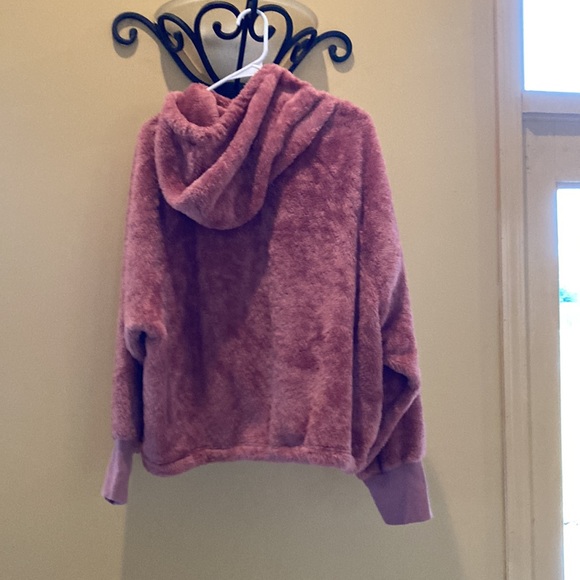 Old navy pink fuzzy jacket - Picture 5 of 6